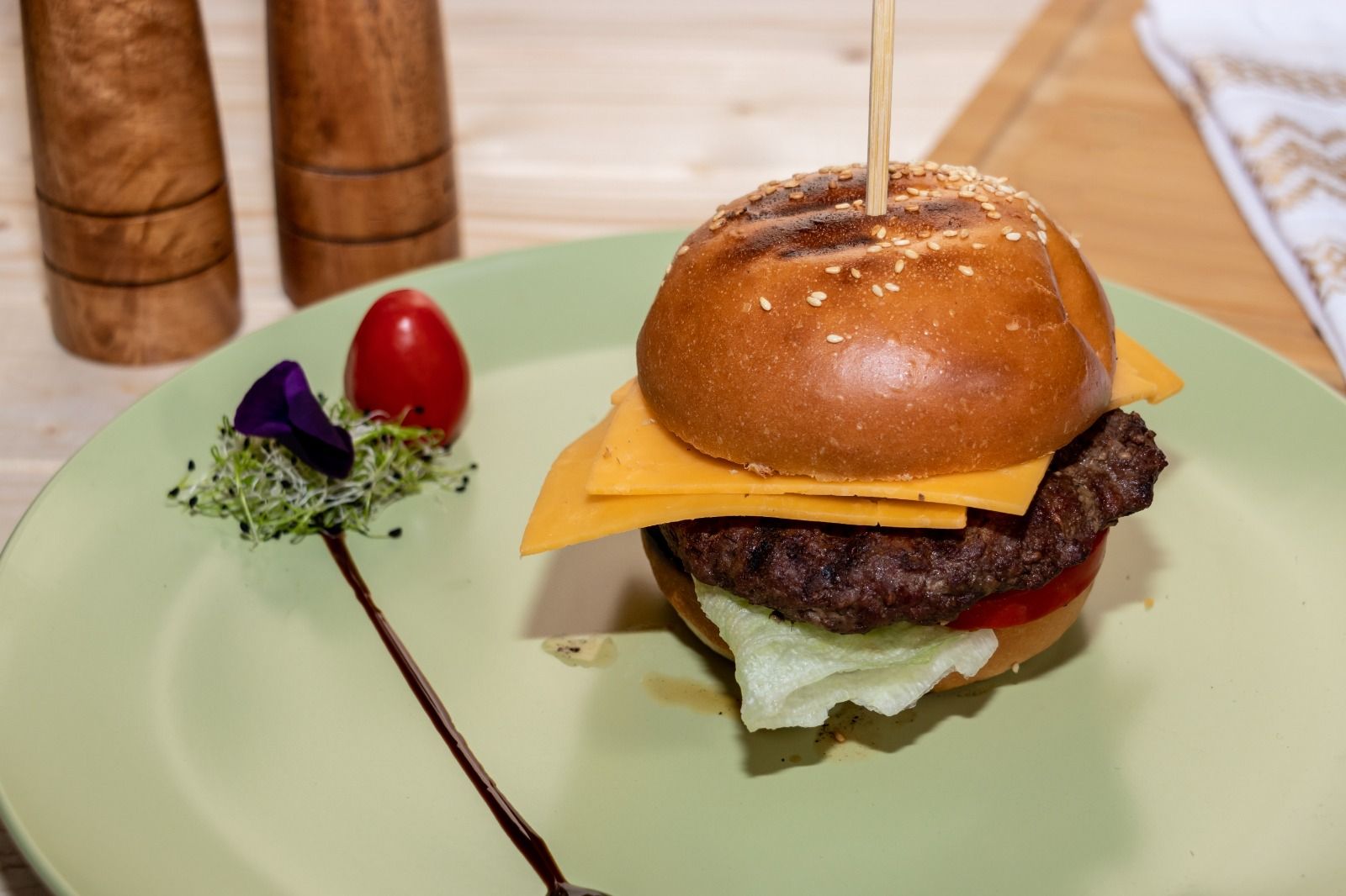 Cheeseburger.jpeg